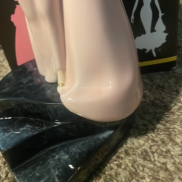 Barbie Porcelain musical figurine - Enchanted Evening 1960 Limited Edition  1993 - Picture 15 of 17